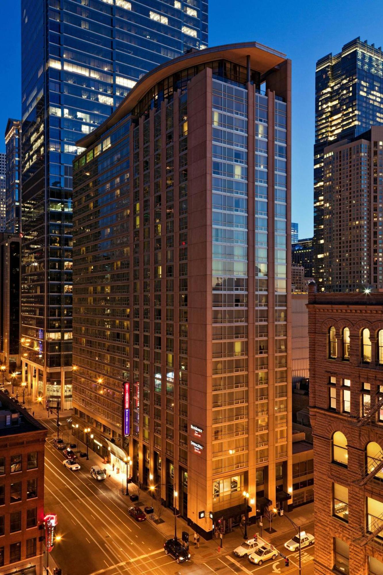 Residence Inn By Marriott Chicago Downtown/River North מראה חיצוני תמונה